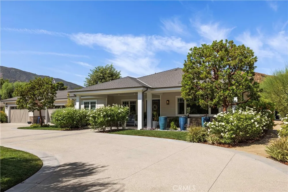 26185 Ravenhill Road Canyon Country, CA 91387