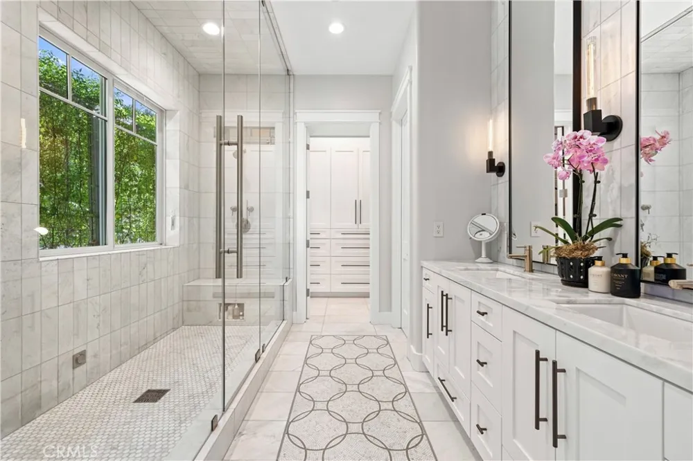 26185 Ravenhill Road Canyon Country, CA 91387