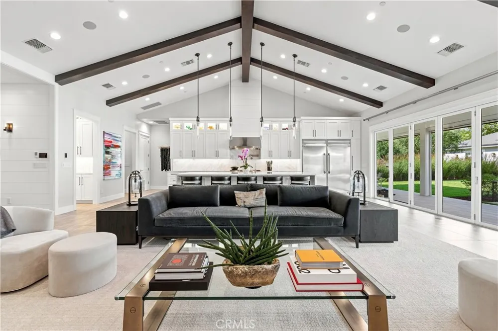 26185 Ravenhill Road Canyon Country, CA 91387