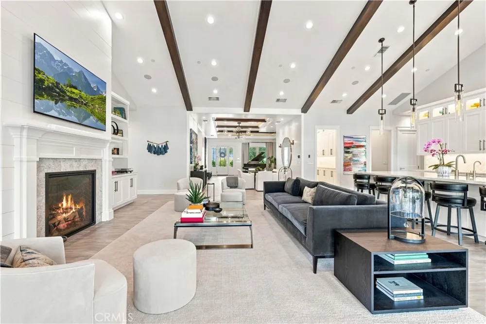 26185 Ravenhill Road Canyon Country, CA 91387