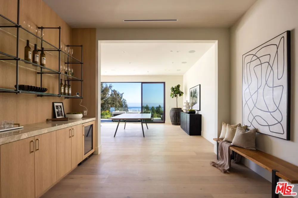 29924 Harvester Road Malibu, CA 90265