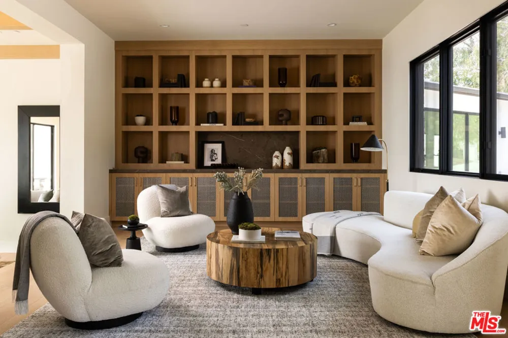 29924 Harvester Road Malibu, CA 90265