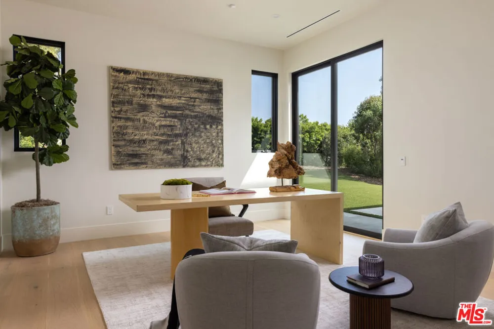 29924 Harvester Road Malibu, CA 90265