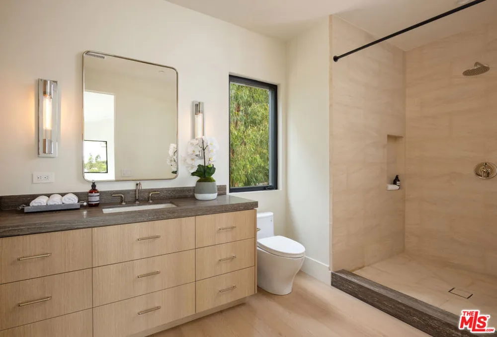 29924 Harvester Road Malibu, CA 90265