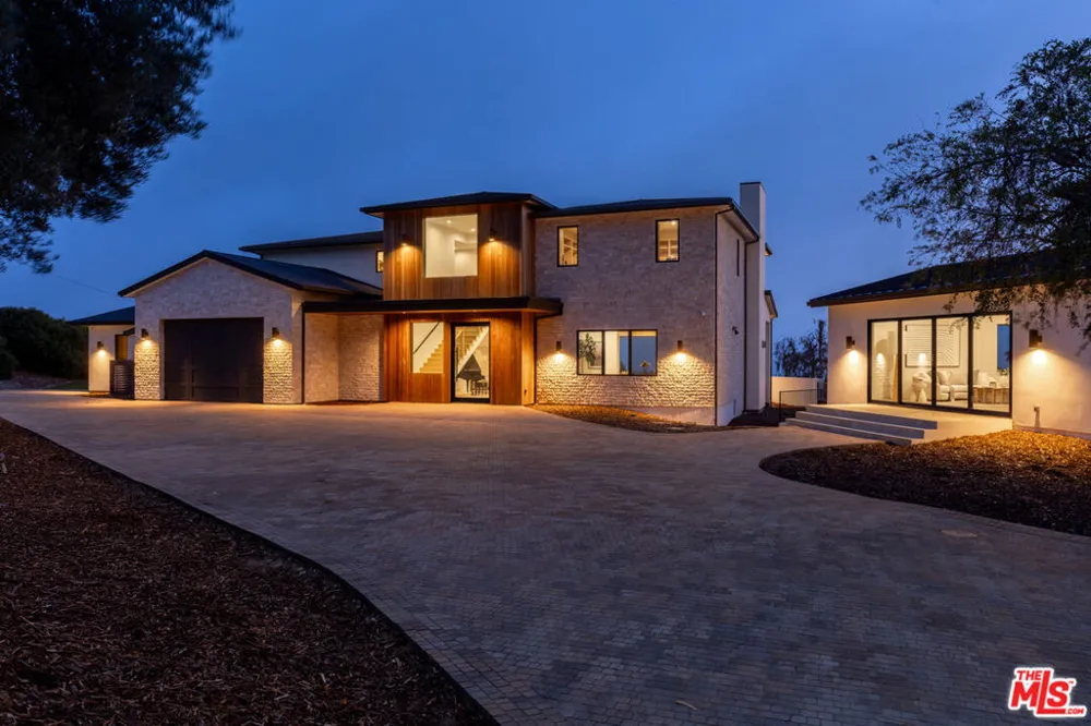 29924 Harvester Road Malibu, CA 90265