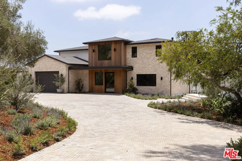 29924 Harvester Road Malibu, CA 90265