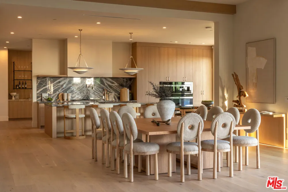 29924 Harvester Road Malibu, CA 90265