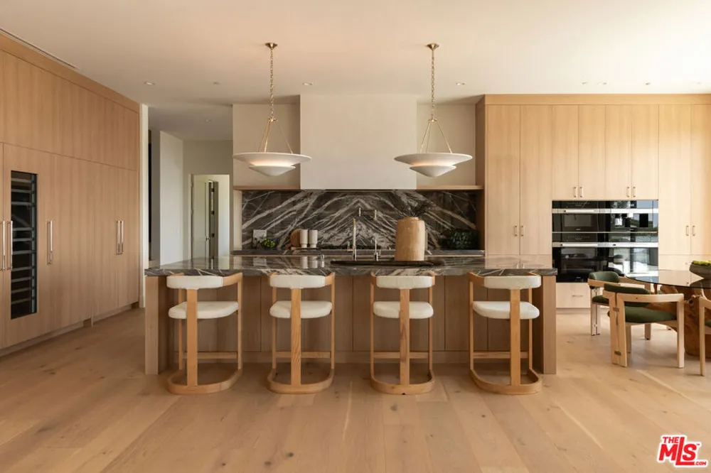 29924 Harvester Road Malibu, CA 90265