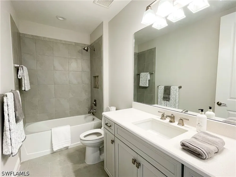 Seychelles Drive #402 Naples, FL 34112