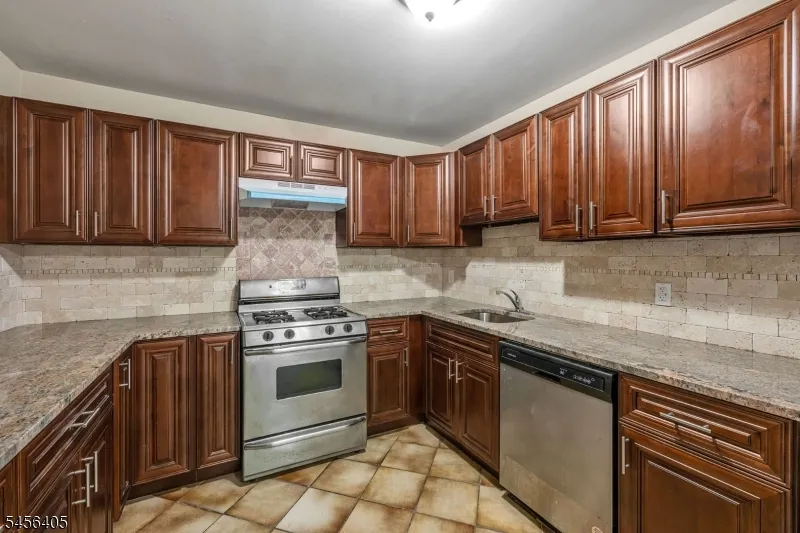 103 Continental Rd Parsippany-Troy Hills, NJ 07950