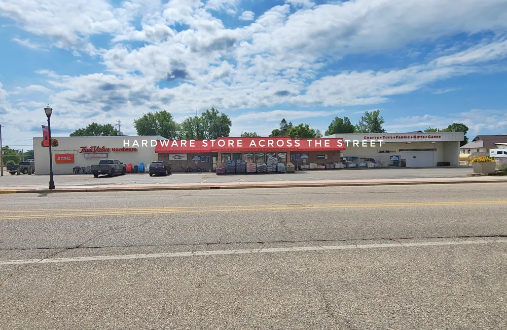 1165 E Wilcox Avenue White Cloud, MI 49349