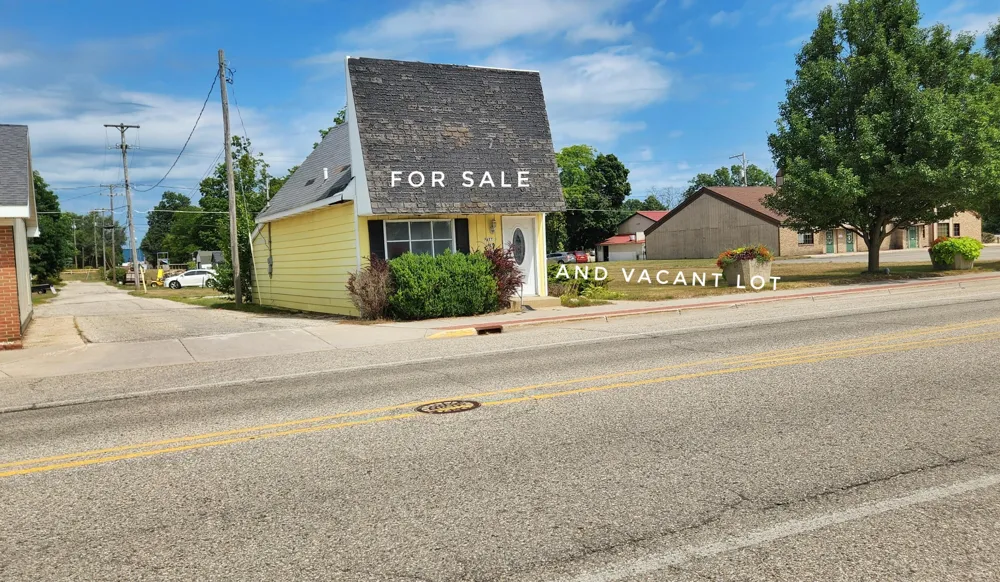 1165 E Wilcox Avenue White Cloud, MI 49349