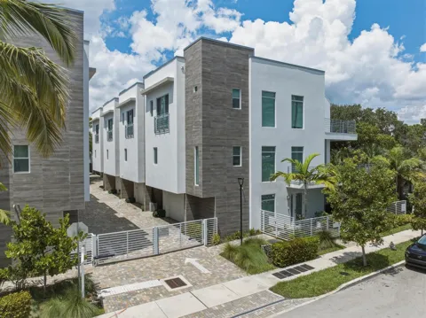 5 SE 11th Avenue