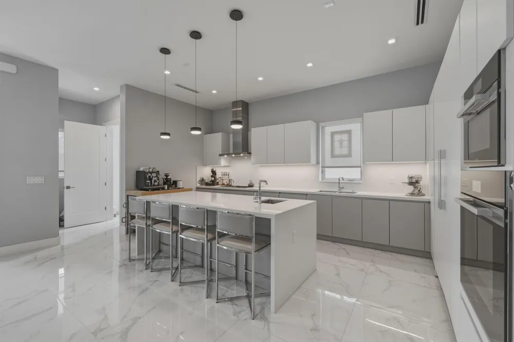 5 SE 11th Avenue Fort Lauderdale, FL 33301
