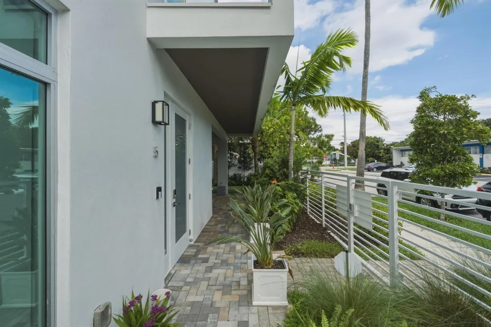 5 SE 11th Avenue Fort Lauderdale, FL 33301