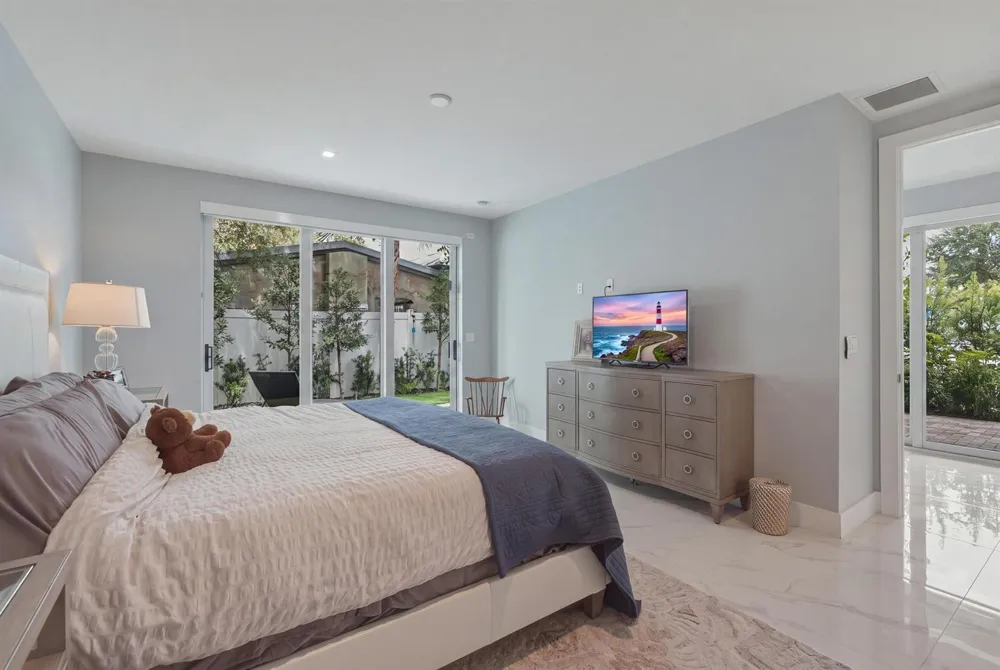 5 SE 11th Avenue Fort Lauderdale, FL 33301