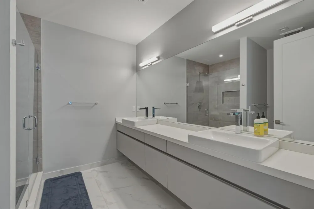 5 SE 11th Avenue Fort Lauderdale, FL 33301