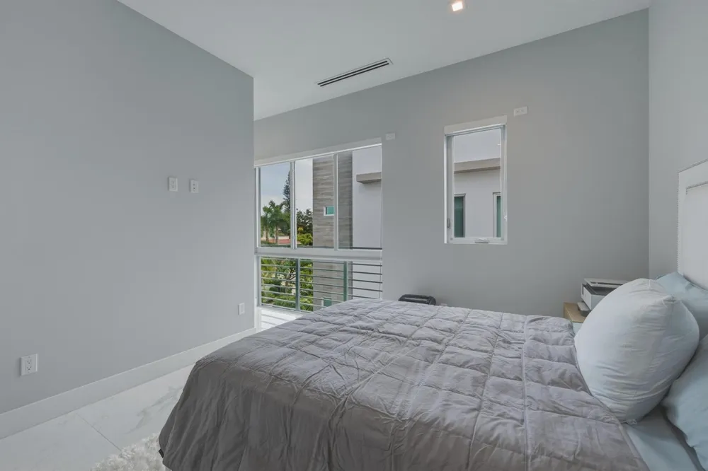 5 SE 11th Avenue Fort Lauderdale, FL 33301