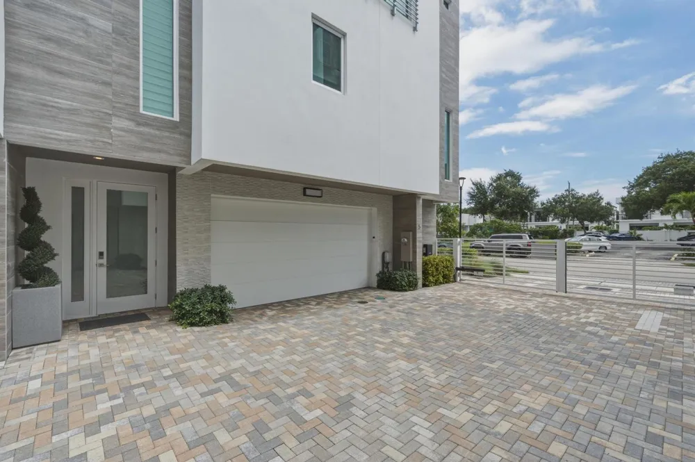 5 SE 11th Avenue Fort Lauderdale, FL 33301