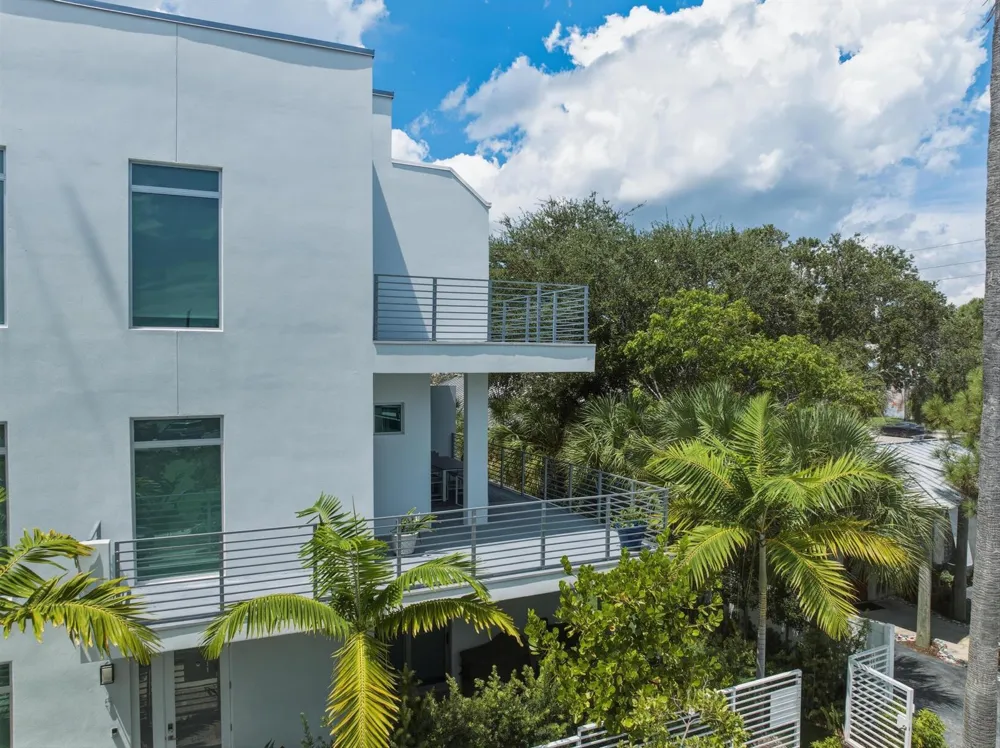 5 SE 11th Avenue Fort Lauderdale, FL 33301