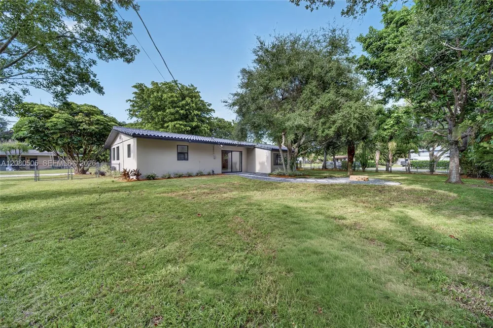 8230 SW 117th Ter Miami, FL 33156