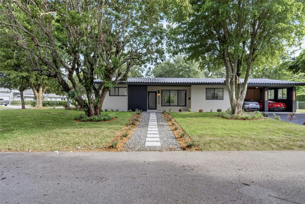 8230 SW 117th Ter Miami, FL 33156