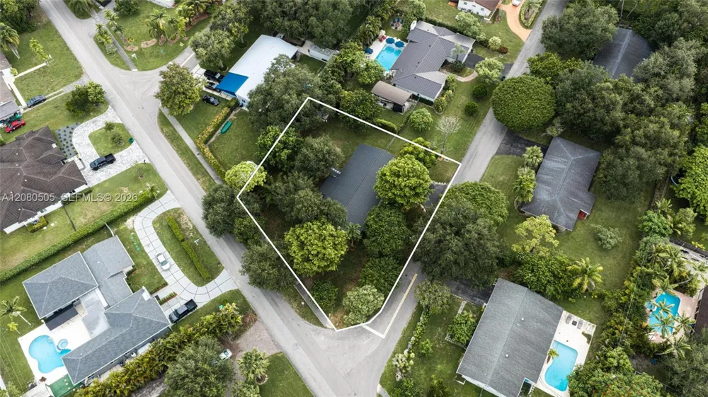 8230 SW 117th Ter Miami, FL 33156