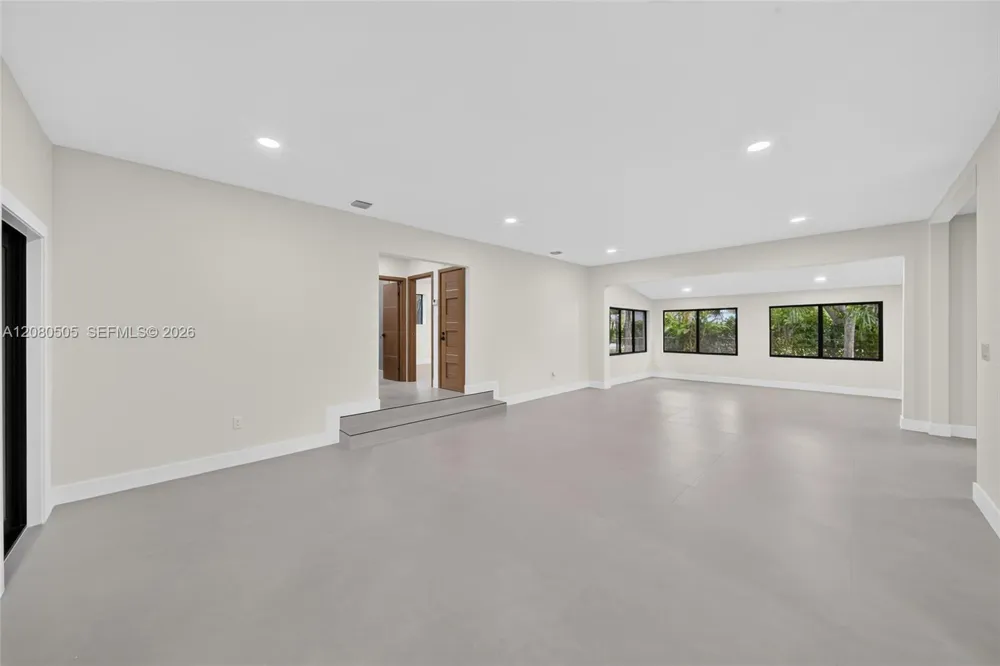 8230 SW 117th Ter Miami, FL 33156