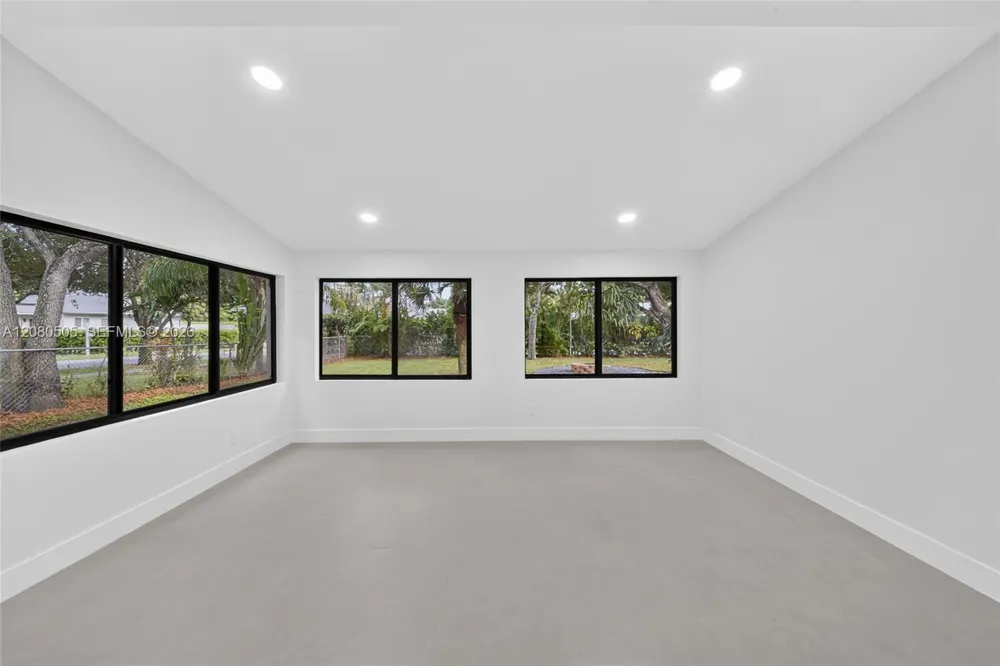 8230 SW 117th Ter Miami, FL 33156