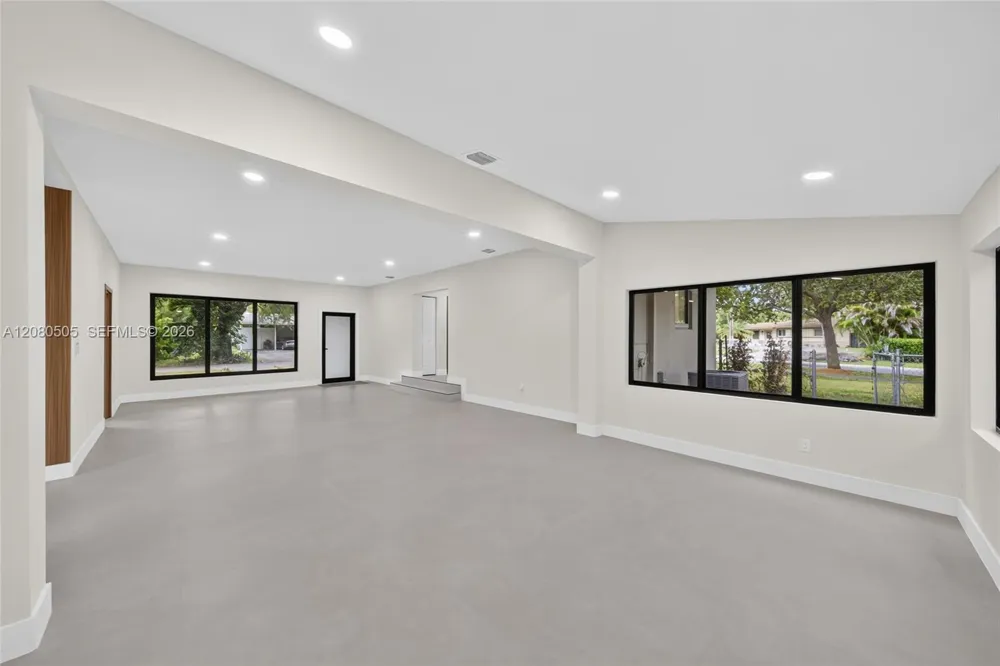 8230 SW 117th Ter Miami, FL 33156
