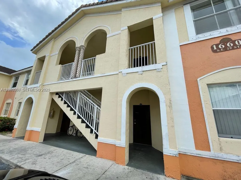 1660 SE 29th St #200 Homestead, FL 33035