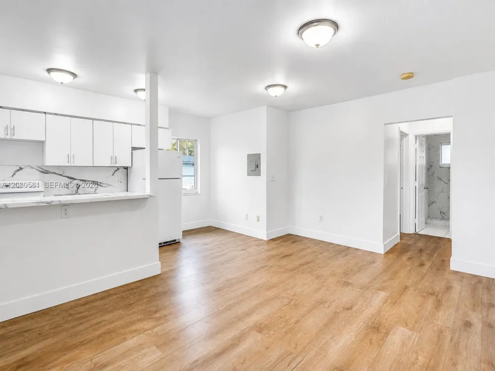 1545 Lenox Ave #11 Miami Beach, FL 33139