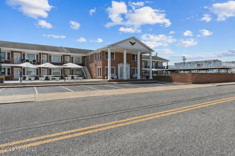 402 E Saint Paul Avenue #205 Wildwood, NJ 08260