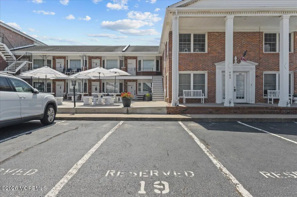 402 E Saint Paul Avenue #205 Wildwood, NJ 08260