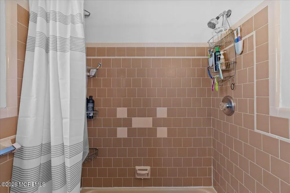 402 E Saint Paul Avenue #205 Wildwood, NJ 08260