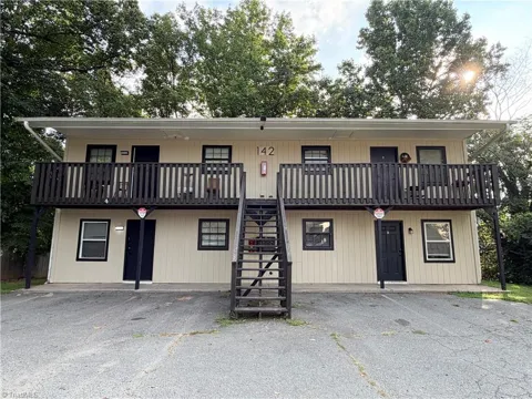 142 Weatherwood Court #B