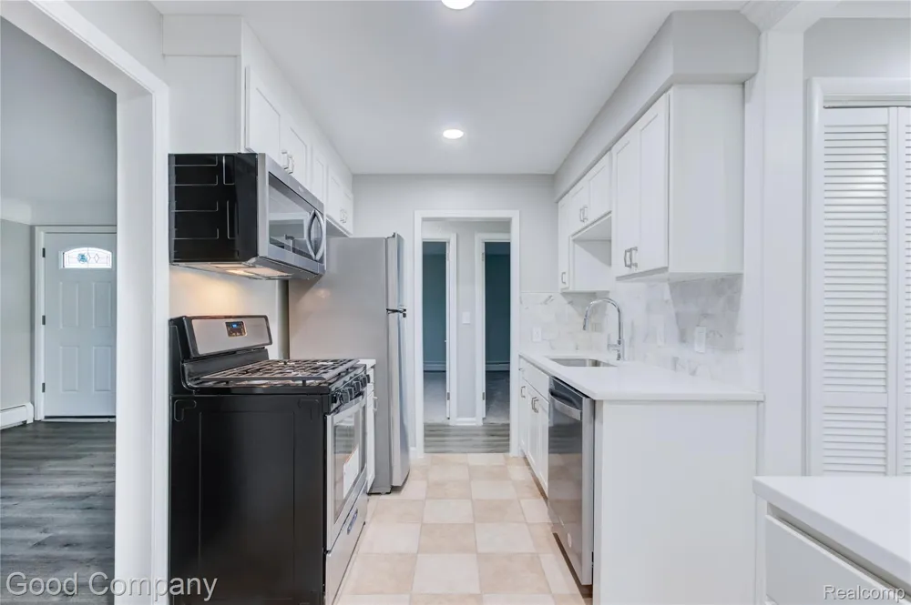 1710 Woodward Heights Ferndale City, MI 48220