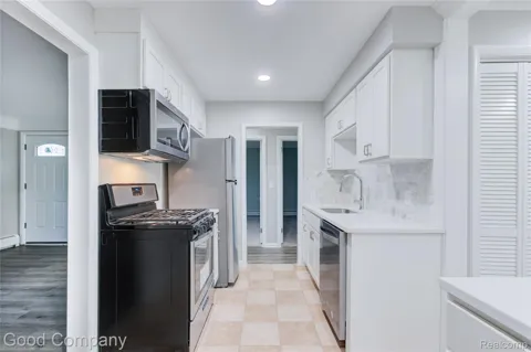 1710 Woodward Heights