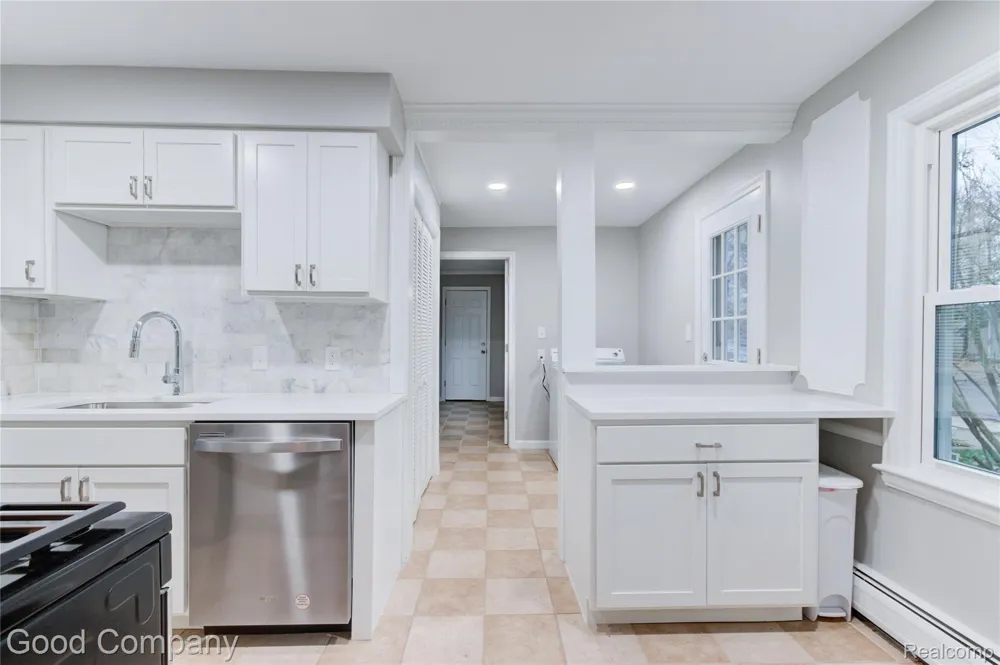 1710 Woodward Heights Ferndale City, MI 48220