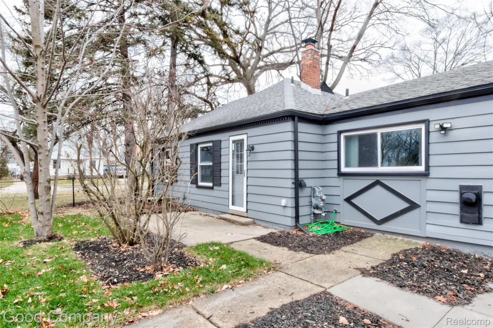 1710 Woodward Heights Ferndale City, MI 48220