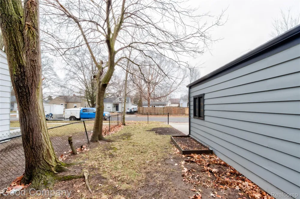 1710 Woodward Heights Ferndale City, MI 48220