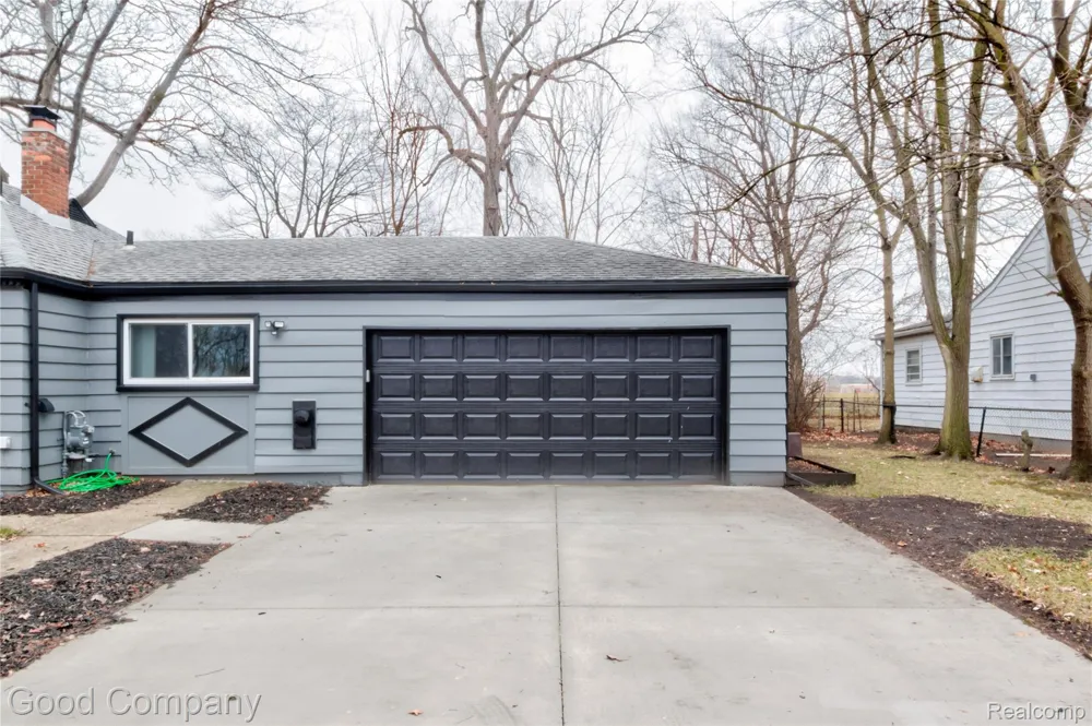 1710 Woodward Heights Ferndale City, MI 48220