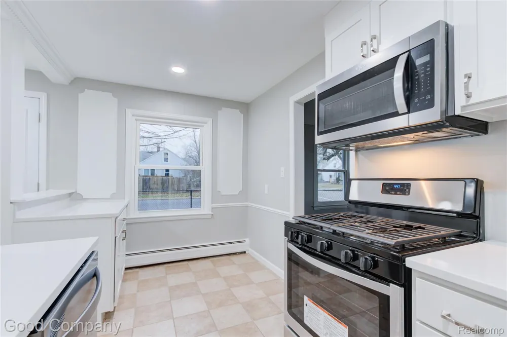 1710 Woodward Heights Ferndale City, MI 48220
