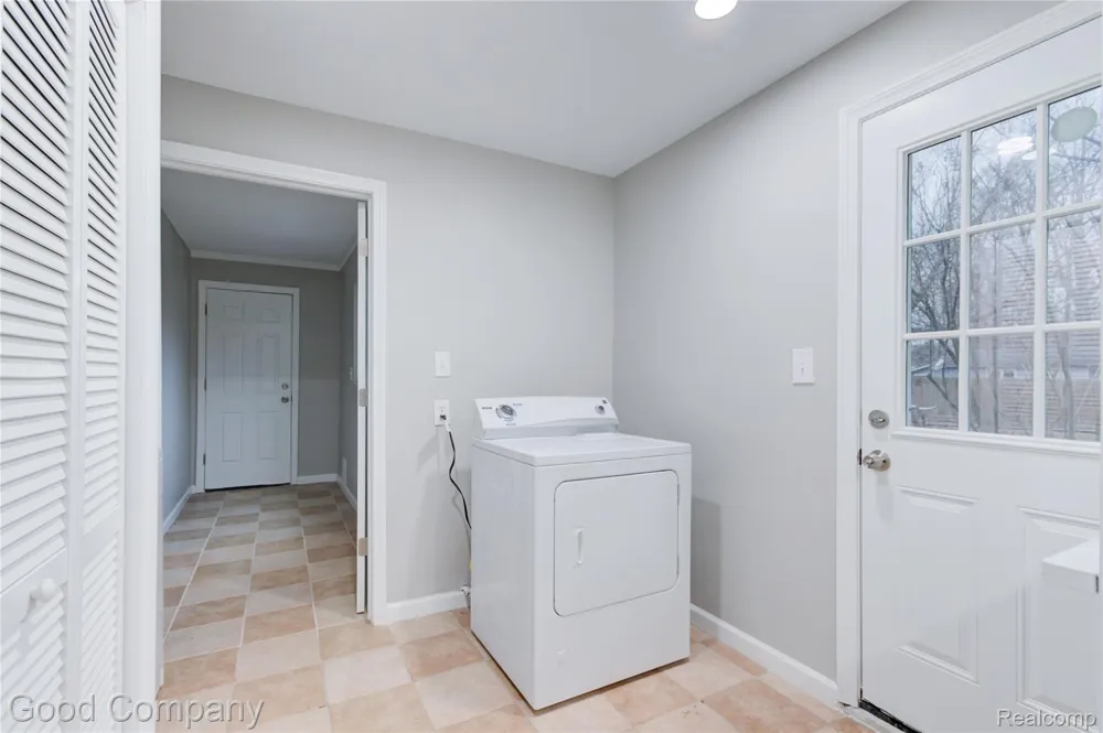 1710 Woodward Heights Ferndale City, MI 48220