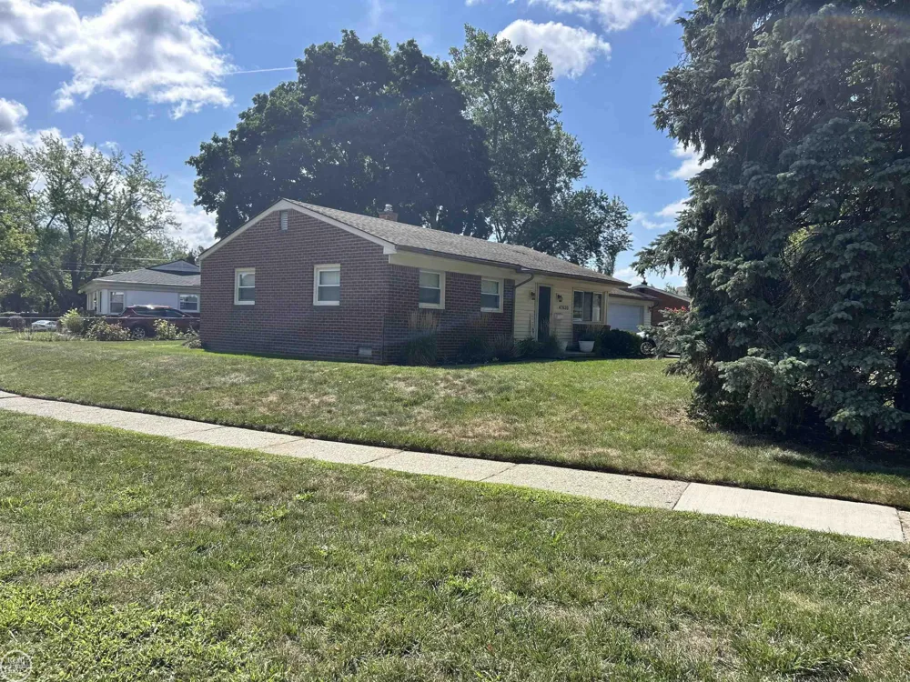 47630 Winthrop Street Shelby Charter Township, MI 48317