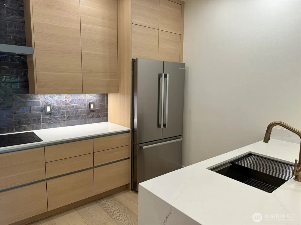 360 Knechtel Way NE #207 Bainbridge Island, WA 98110