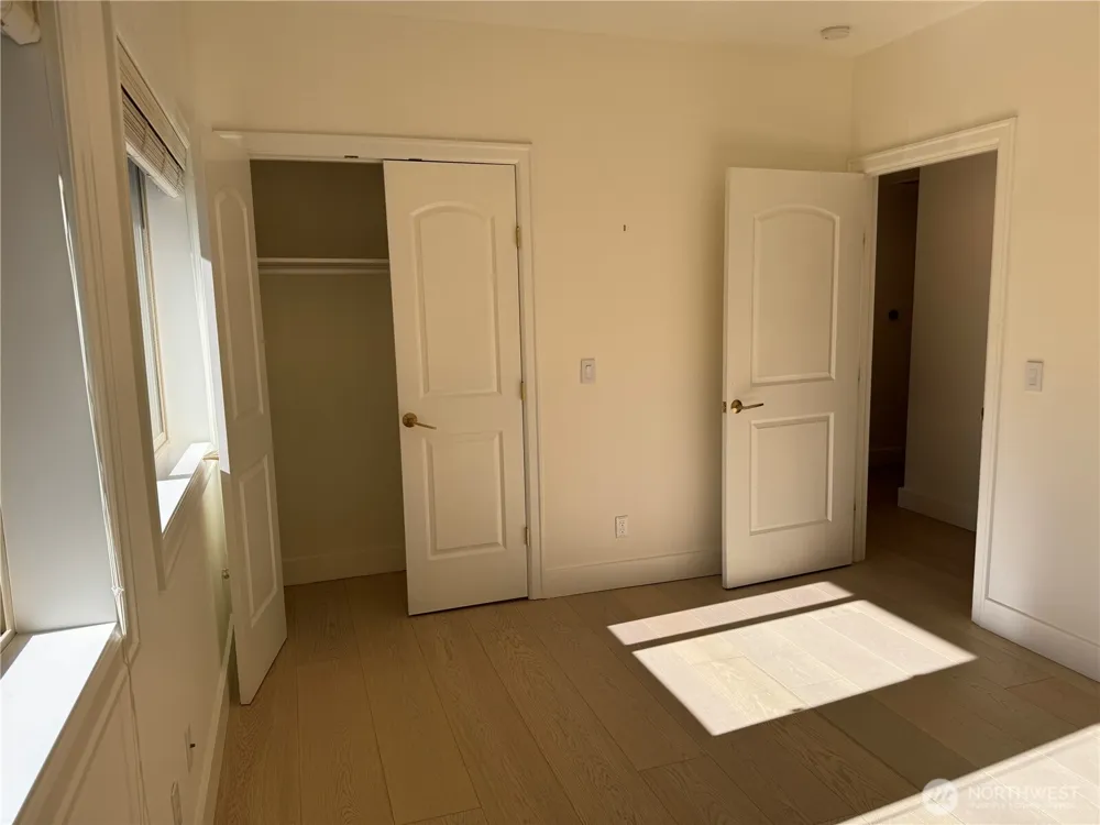 360 Knechtel Way NE #207 Bainbridge Island, WA 98110