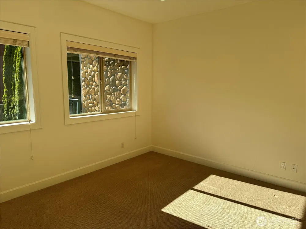 360 Knechtel Way NE #207 Bainbridge Island, WA 98110