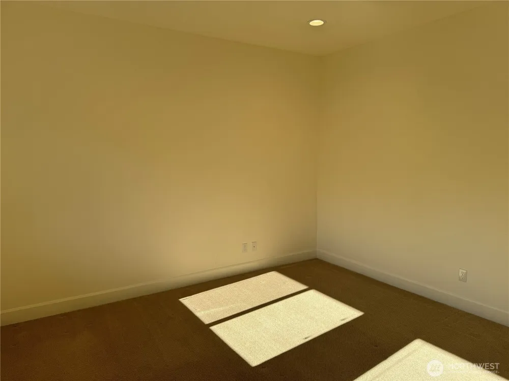 360 Knechtel Way NE #207 Bainbridge Island, WA 98110