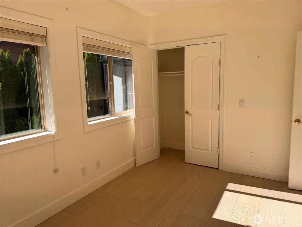360 Knechtel Way NE #207 Bainbridge Island, WA 98110